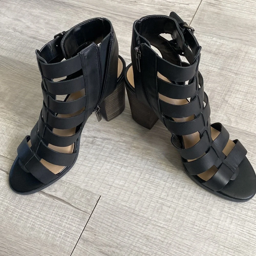 Vince Camuto “Javrina” Heel - Picture 9 of 10